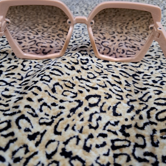 🌈NWOT SQUARE FRAME NUDE 70'S DISCO SUNNIES - Picture 5 of 6